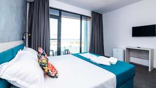 Отель Hotel H Эфорие-Норд Номер с кроватью размера «king-size» и видом на море-1